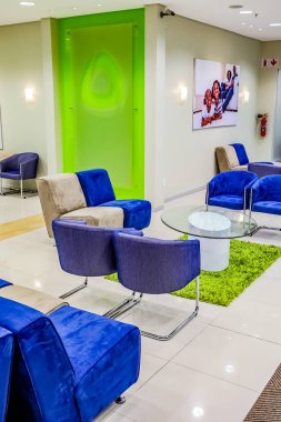 Modern Afrika Bankası iç iç