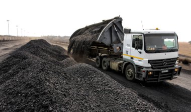 Devrilme işlenmiş kömür nakliye demiryolu sidin, kamyon