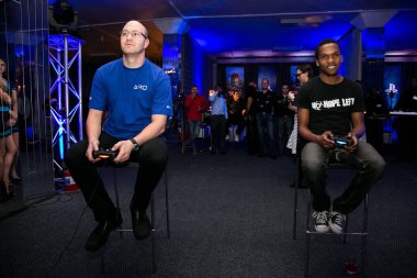 Oyuncular oyun istasyonu Ps4 denize indirmek olay