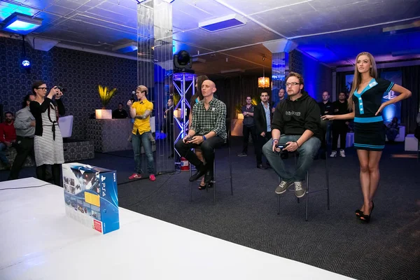 Oyuncular oyun istasyonu Ps4 denize indirmek olay