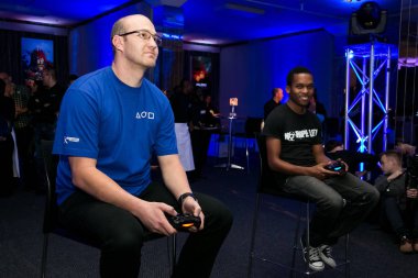 Oyuncular oyun istasyonu Ps4 denize indirmek olay