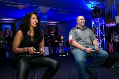 Oyuncular oyun istasyonu Ps4 denize indirmek olay