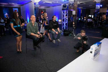 Oyuncular oyun istasyonu Ps4 denize indirmek olay