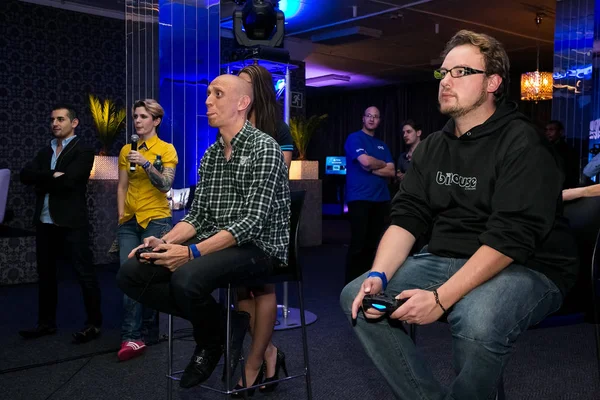 Oyuncular oyun istasyonu Ps4 denize indirmek olay