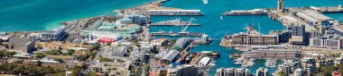 Cape Town 'daki V & A Rıhtım Limanı' nın Artırılmış Panoramik Manzarası So