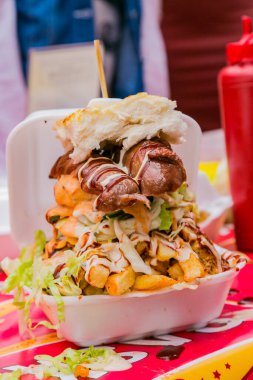 Soweto, Güney Afrika - 17 Eylül 2017: Açık hava festivalinde Bunny Chow adı verilen geleneksel Afrika ekmeklerine yakın çekim