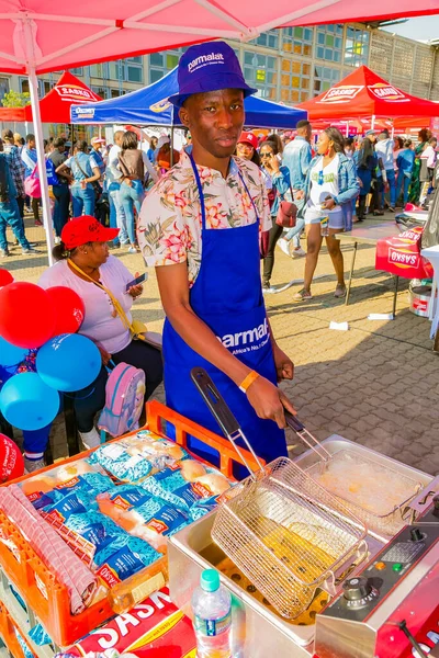 Soweto Dél Afrika 2018 Szeptember Különféle Afrikai Árusok Főznek Szolgálnak — Stock Fotó