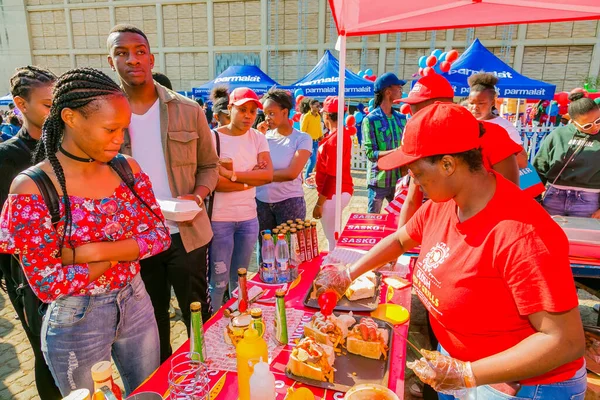 Soweto Jihoafrická Republika Září 2018 Různí Afričtí Prodejci Vaří Servírují — Stock fotografie