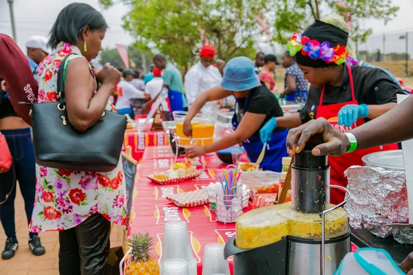 Soweto Südafrika September 2017 Diverse Afrikanische Anbieter Kochen Und Servieren — Stockfoto