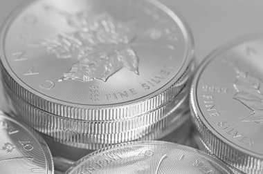 Cape Town, Güney Afrika - 17 Ağustos 2019: 9999 Silver Maple Leaf Bullion Coin