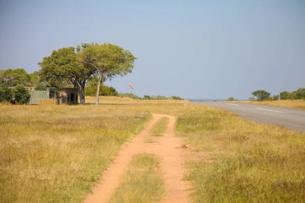 Kleiner Buschflughafen Und Landebahn Auf Einem Privaten Wildreservat Südafrika Safari — Stockfoto