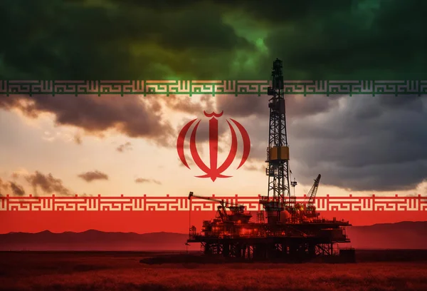 İran bayraklı doğal gaz sondaj kulesi, ülkedeki doğal kaynakları simgeliyor. 