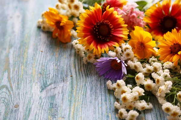 Cute Flowers Wooden Background — Stock Photo, Image