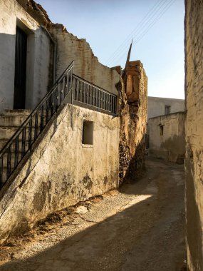 Terk edilmiş Ahlada Köyü