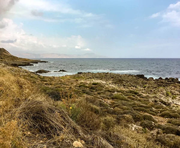 Grashügel am Meer — Stockfoto