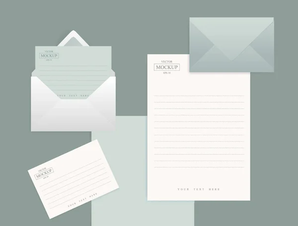 Conjunto de envelopes realistas com uma folha de papel — Vetor de Stock