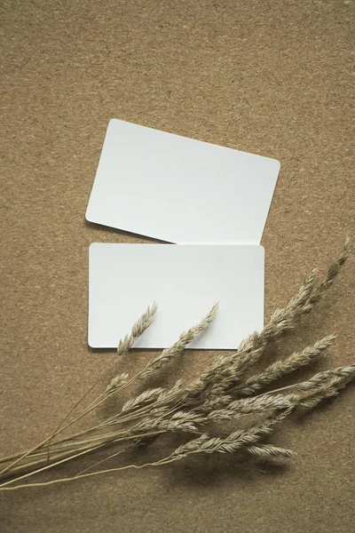 Sivri arka plan ile kartvizit Mockup.