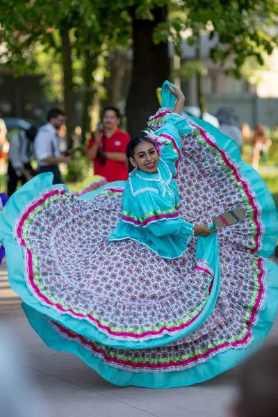 Kazanlak Bulgarije Juli 2016 Prachtige Mexicaanse Dansers Klederdracht Uit Mexico — Stockfoto