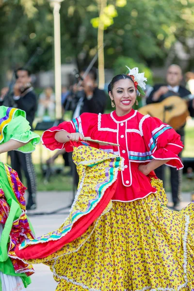 Kazanlak Bulgarije Juli 2016 Prachtige Mexicaanse Dansers Klederdracht Uit Mexico — Stockfoto
