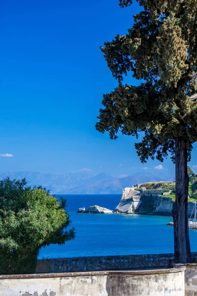 Vacker natur Visa, solig vårdag i Korfu, Grekland — Stockfoto