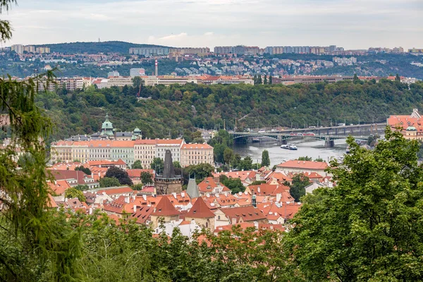 Prague city panoramę wysokich z wpisanym — Zdjęcie stockowe