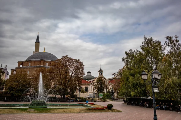 Cami ve sinagog birbirine yakın, Bulgaristan