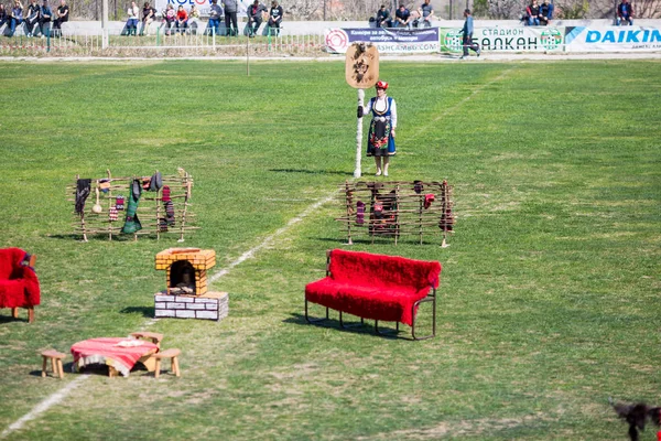 Bulgariska folklore och maskerad festival Varvara — Stockfoto