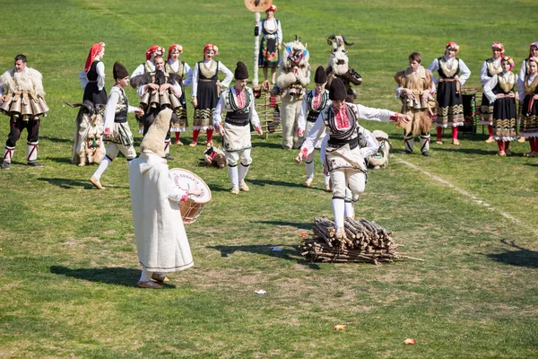 Festival de folclore e máscaras búlgaro Varvara — Fotografia de Stock