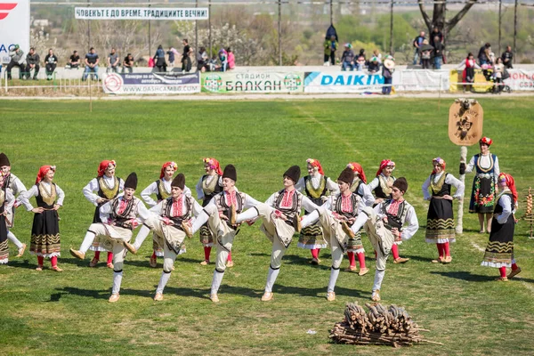 Festival de folclore e máscaras búlgaro Varvara — Fotografia de Stock