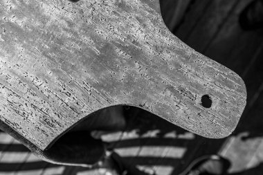 Solucan delikli vintage kesme tahtası