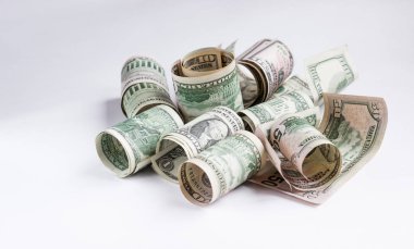 Bize dolar beyaz bir arka plan üzerinde yalan