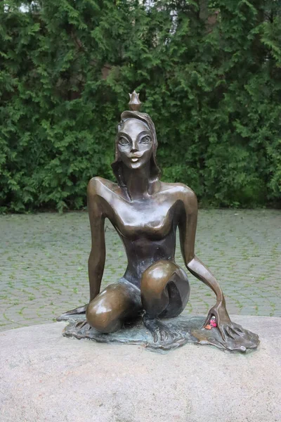 Rusya 'nın Svetlogorsk kentindeki efsanevi prenses kurbağanın bronz heykeli. Fotoğraf: 13 Haziran 2020.
