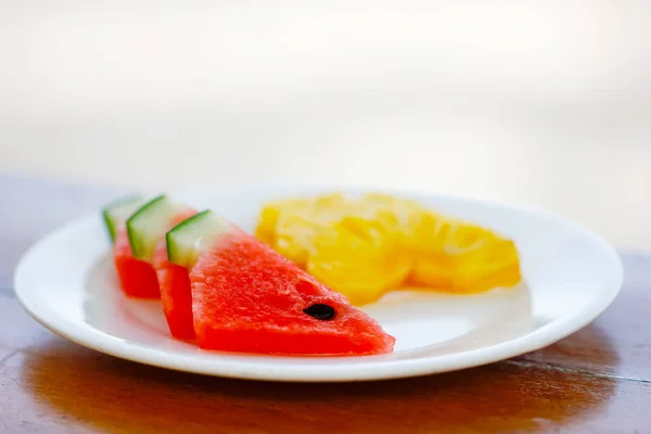 Watermelon Pineapple Slices Wood Ceramic Plate — Stock Photo, Image