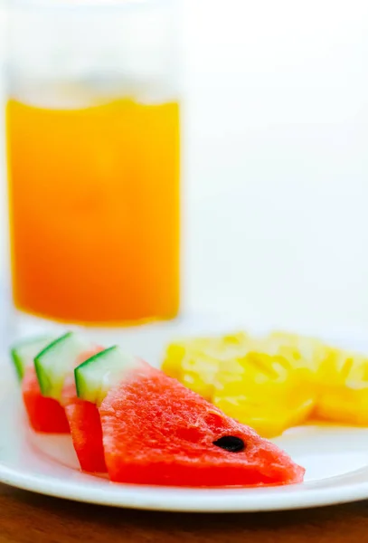 Watermelon Pineapple Slices Wood Ceramic Plate — Stock Photo, Image