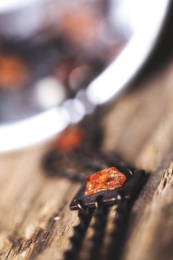 Bronz ve amber takı