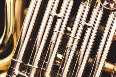 Bir Fransız kornosu parçası