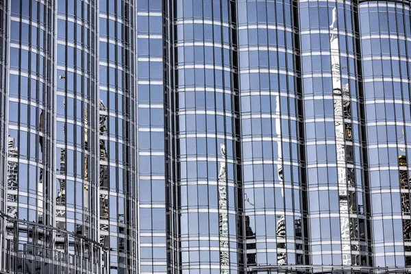 Camdan Yapılmış Bir Bina Üzerine Düşünceler — Stok fotoğraf