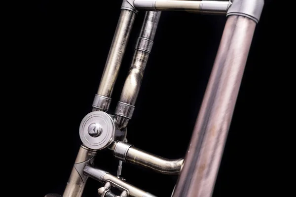 Een Deel Van Een Vintage Zoek Trombone Een Zwarte Achtergrond — Stockfoto