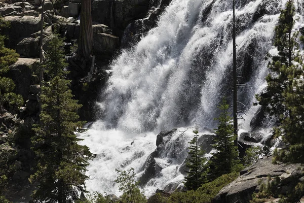 Rasande Waterfals South Lake Tahoe — Stockfoto