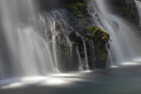 Burney Falls Napfényes Kaliforniában — Stock Fotó