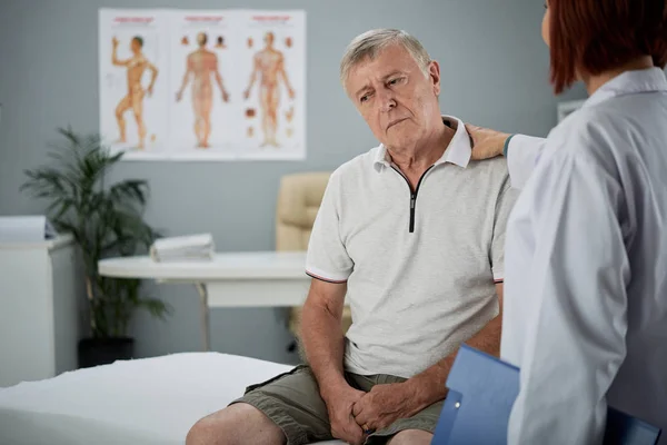 Doctor Trying Support Her Upset Senior Patient — Stock Photo, Image