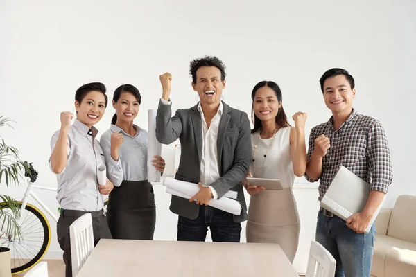 Successful Asian Business Team Standing Together Office — Stock Photo, Image