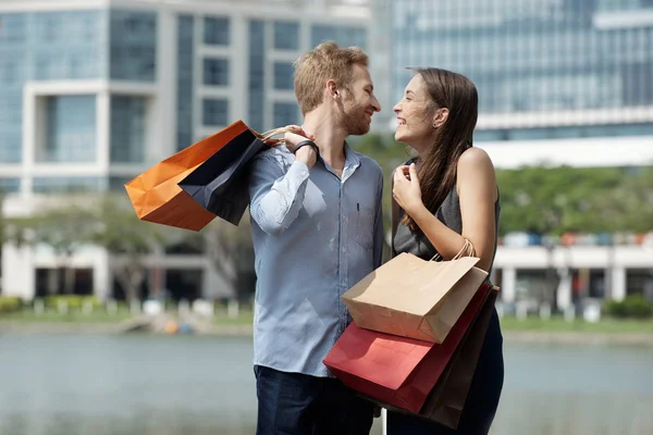 Beautiful Young Couple Enjoying Spending Time Together Outdoors Shopping — Stock Photo, Image