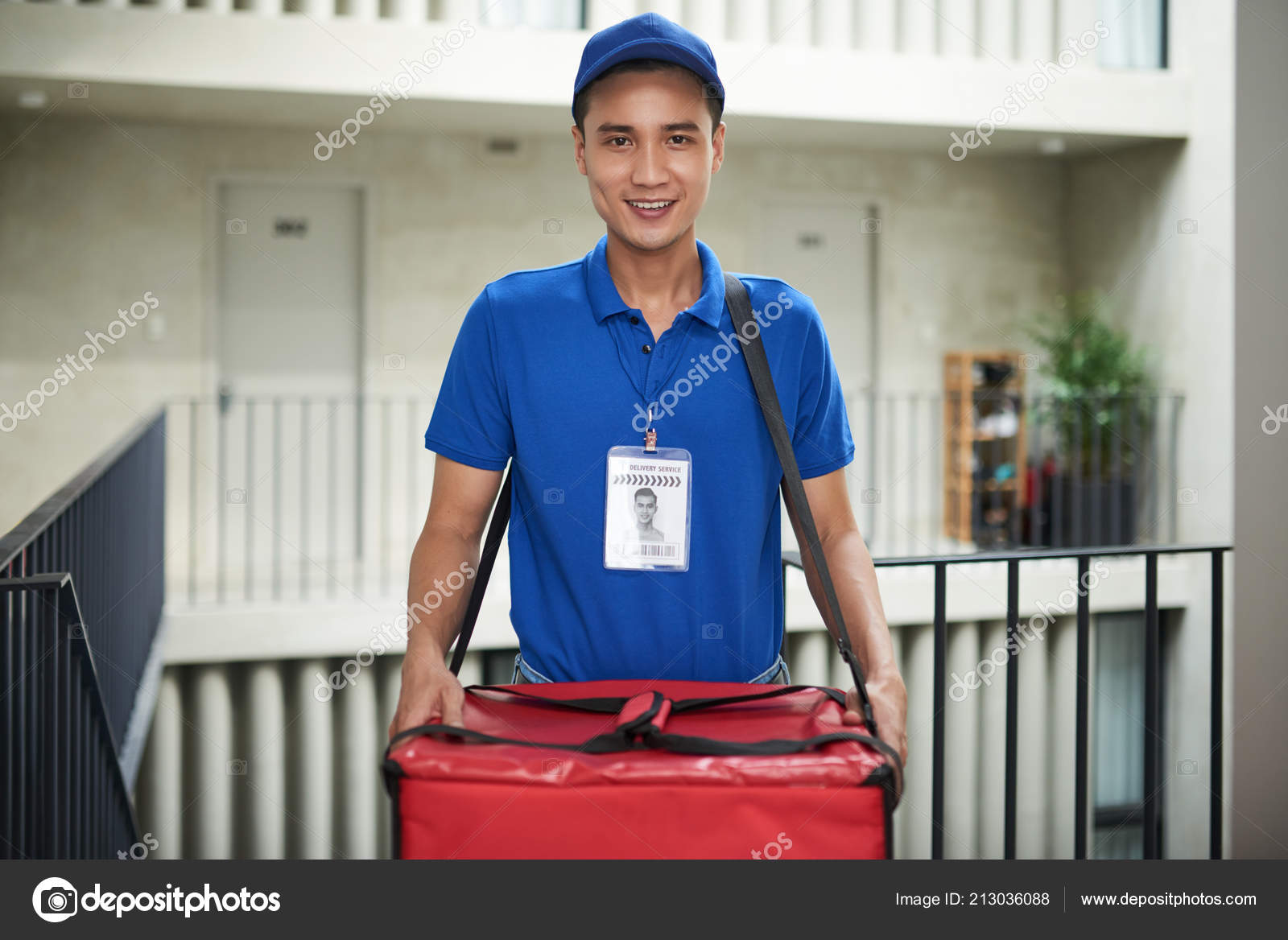 Доставщик из кухни. Доставщик богов 32. Доставщик богов 32. Доставщик супергерой. Доставщик пиццы супергерой.