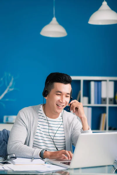 Happy Asian Businessman Headset Talking Client — Stock Photo, Image