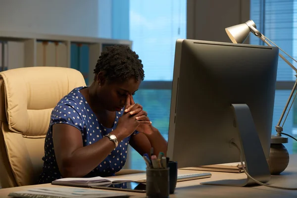 Pretty African American Female Entrepreneur Tired Work — Stock Photo, Image