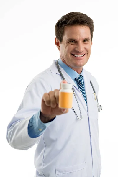 Úsměvem Hezký Rodinný Lékař Dávat Vitamíny Pacienta — Stock fotografie