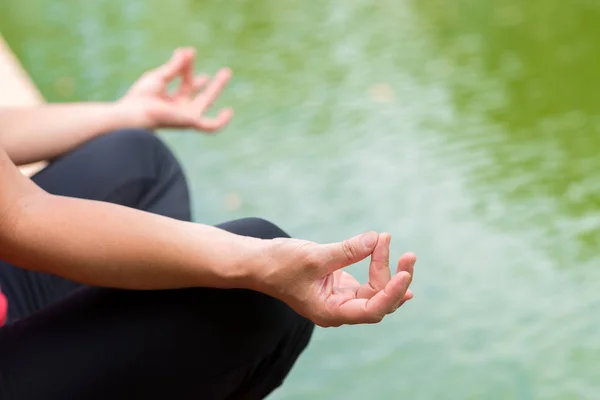 Cropped Image Sporty Woman Meditating Lotus Position — Stock Photo, Image