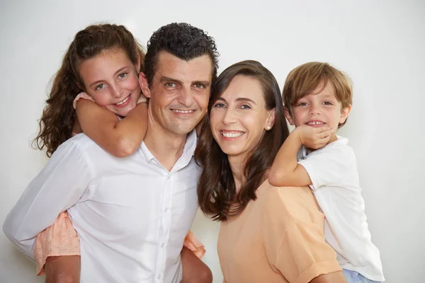 Feliz Caucasiano Maduro Casal Crianças Família Amor — Fotografia de Stock