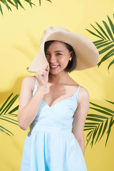 Hermosa Coqueta Vestido Verano Sombrero Paja —  Fotos de Stock